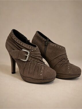 Nygard Collection Brown Faux Suede Studded Ankle Booties Women’s Size 6 Heels